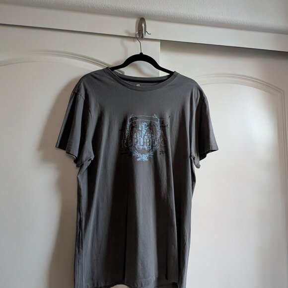 Banana Republic Graphic Tee - Picture 6 of 7